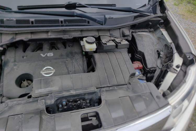 Used Nissan Quest 2015 3.5L SL Engine Bay Left