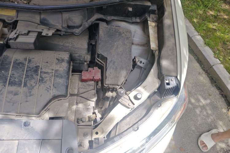 Used Nissan Quest 2015 3.5L SL Engine Bay Left