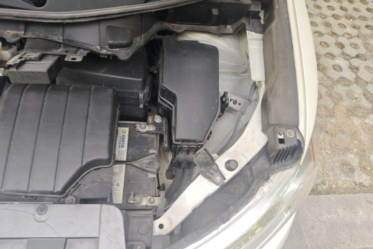 Used Nissan Quest 2015 3.5L SL Engine Bay Left