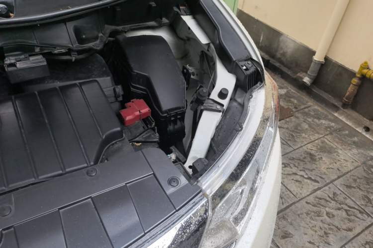 Used Nissan Quest 2015 3.5L SL Engine Bay Left