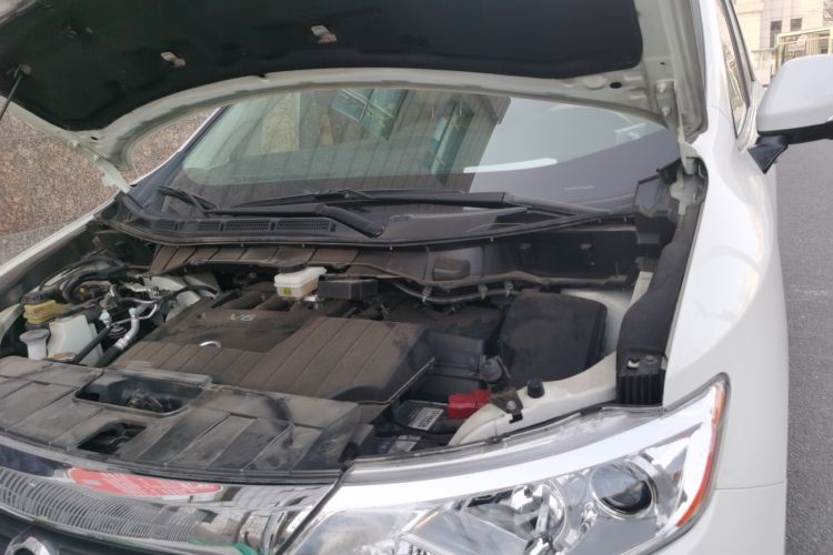 Used Nissan Quest 2015 3.5L SL Engine Bay Left