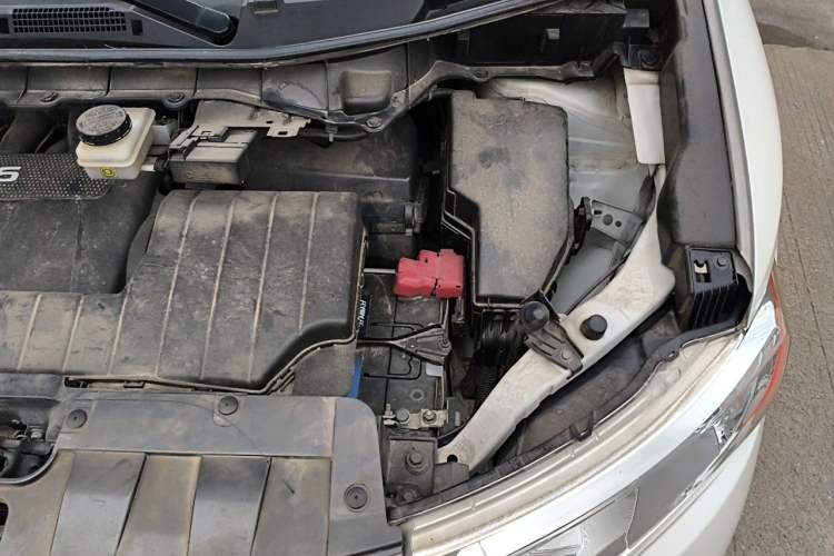 Used Nissan Quest 2015 3.5L SL Engine Bay Left