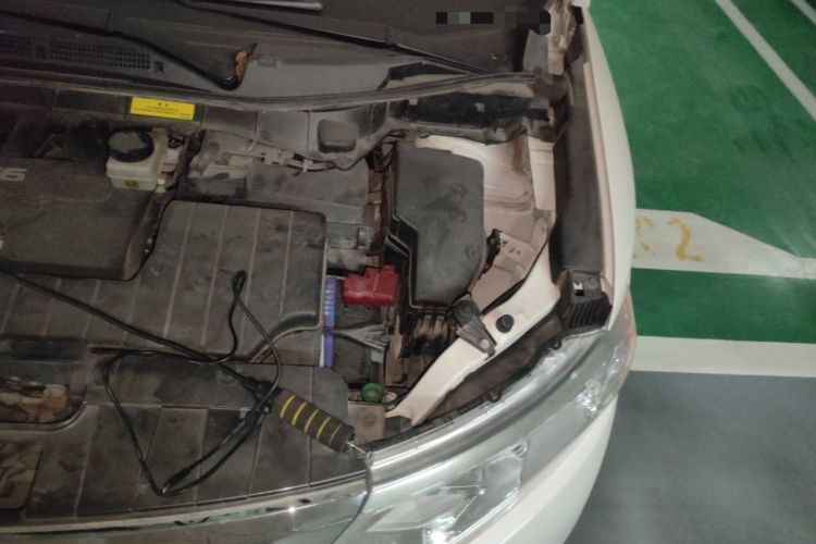 Used Nissan Quest 2015 3.5L SL Engine Bay Left