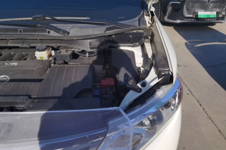 Used Nissan Quest 2015 3.5L SL Engine Bay Left