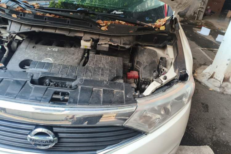 Used Nissan Quest 2015 3.5L SL Engine Bay Left