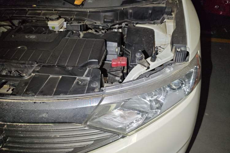 Used Nissan Quest 2015 3.5L SL Engine Bay Left