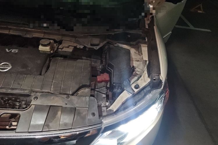 Used Nissan Quest 2015 3.5L SL Engine Bay Left