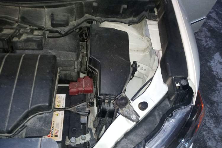 Used Nissan Quest 2015 3.5L SL Engine Bay Left