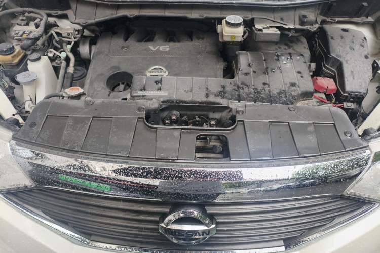 Used Nissan Quest 2015 3.5L SL Engine Bay