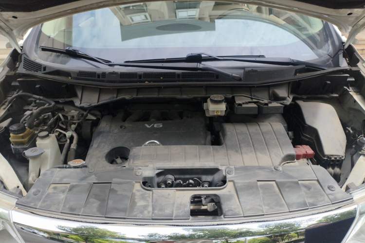 Used Nissan Quest 2015 3.5L SL Engine Bay
