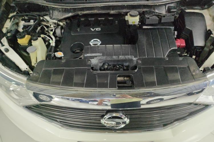 Used Nissan Quest 2015 3.5L SL Engine Bay