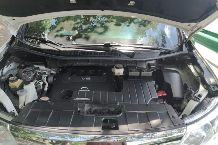 Used Nissan Quest 2015 3.5L SL Engine Bay