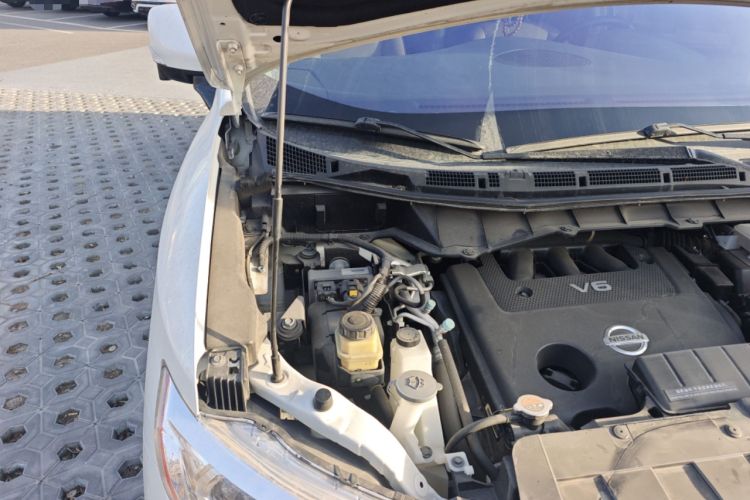 Used Nissan Quest 2015 3.5L SL Engine Bay Right