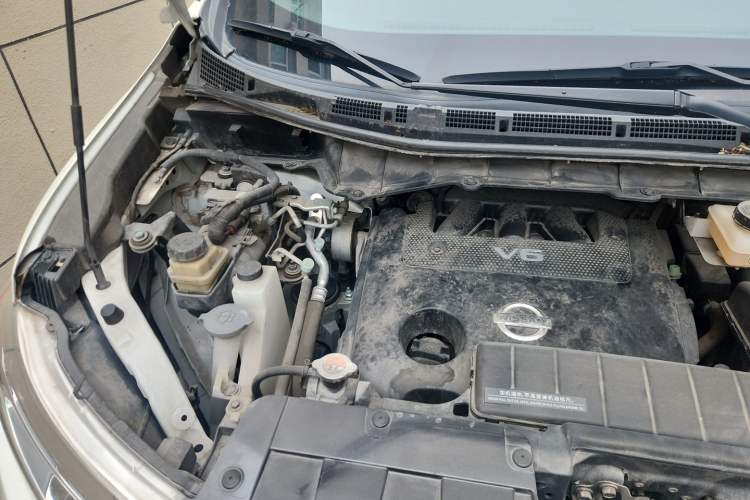 Used Nissan Quest 2015 3.5L SL Engine Bay Right