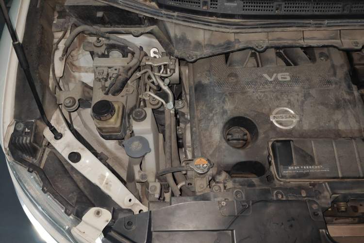 Used Nissan Quest 2015 3.5L SL Engine Bay Right