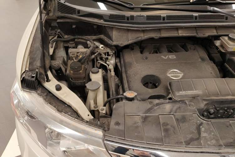 Used Nissan Quest 2015 3.5L SL Engine Bay Right