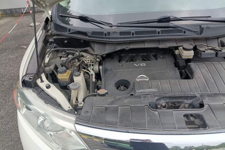 Used Nissan Quest 2015 3.5L SL Engine Bay Right