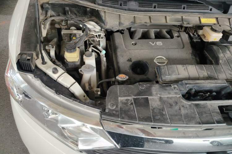 Used Nissan Quest 2015 3.5L SL Engine Bay Right