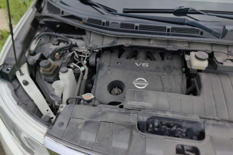 Used Nissan Quest 2015 3.5L SL Engine Bay Right