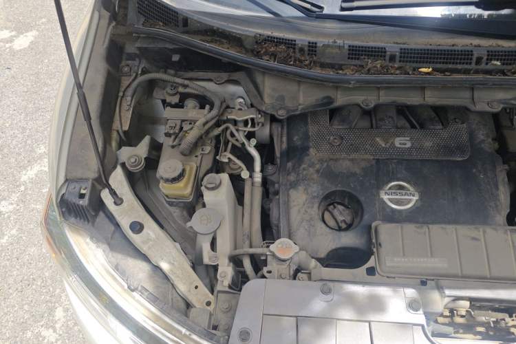 Used Nissan Quest 2015 3.5L SL Engine Bay Right