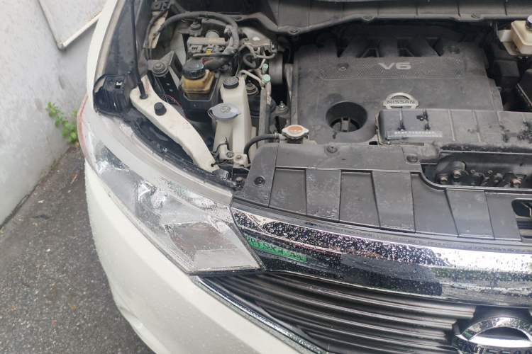 Used Nissan Quest 2015 3.5L SL Engine Bay Right