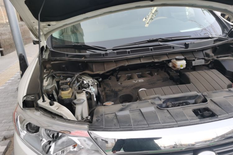 Used Nissan Quest 2015 3.5L SL Engine Bay Right
