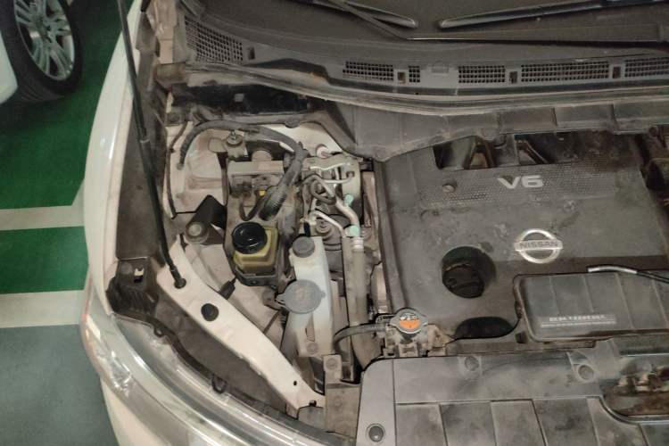 Used Nissan Quest 2015 3.5L SL Engine Bay Right