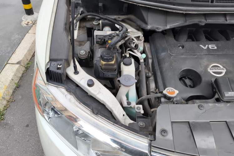 Used Nissan Quest 2015 3.5L SL Engine Bay Right