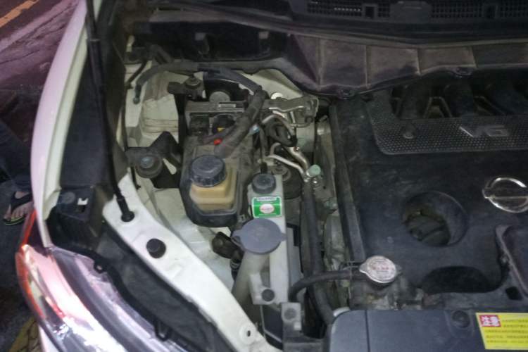 Used Nissan Quest 2015 3.5L SL Engine Bay Right
