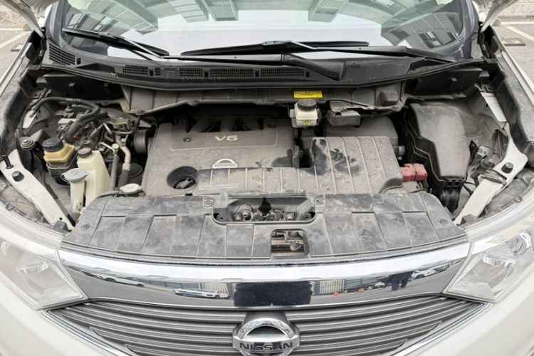 Used Nissan Quest 2015 3.5L SL Engine Bay