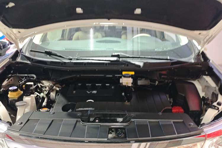 Used Nissan Quest 2015 3.5L SL Engine Bay