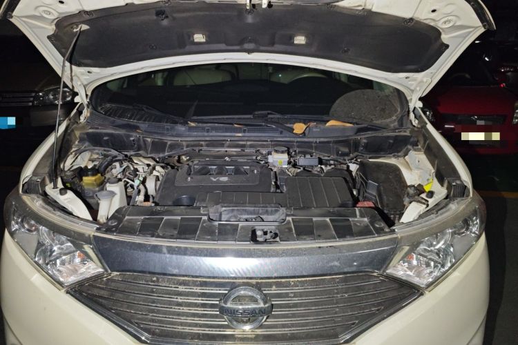 Used Nissan Quest 2015 3.5L SL Engine Bay