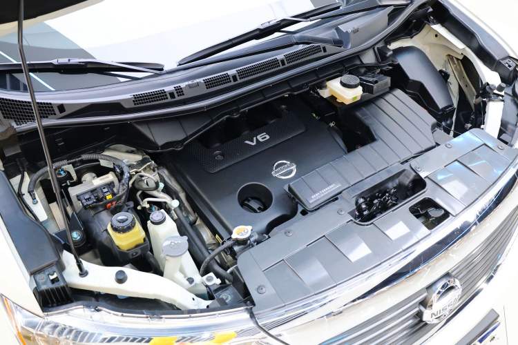 Used Nissan Quest 2015 3.5L SL Engine Bay