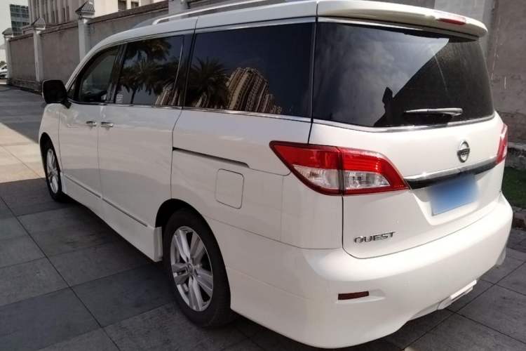 Used Nissan Quest 2015 3.5L SL Exterior 3