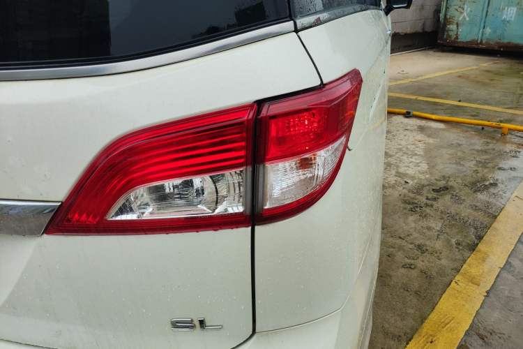 Used Nissan Quest 2015 3.5L SL Exterior 3