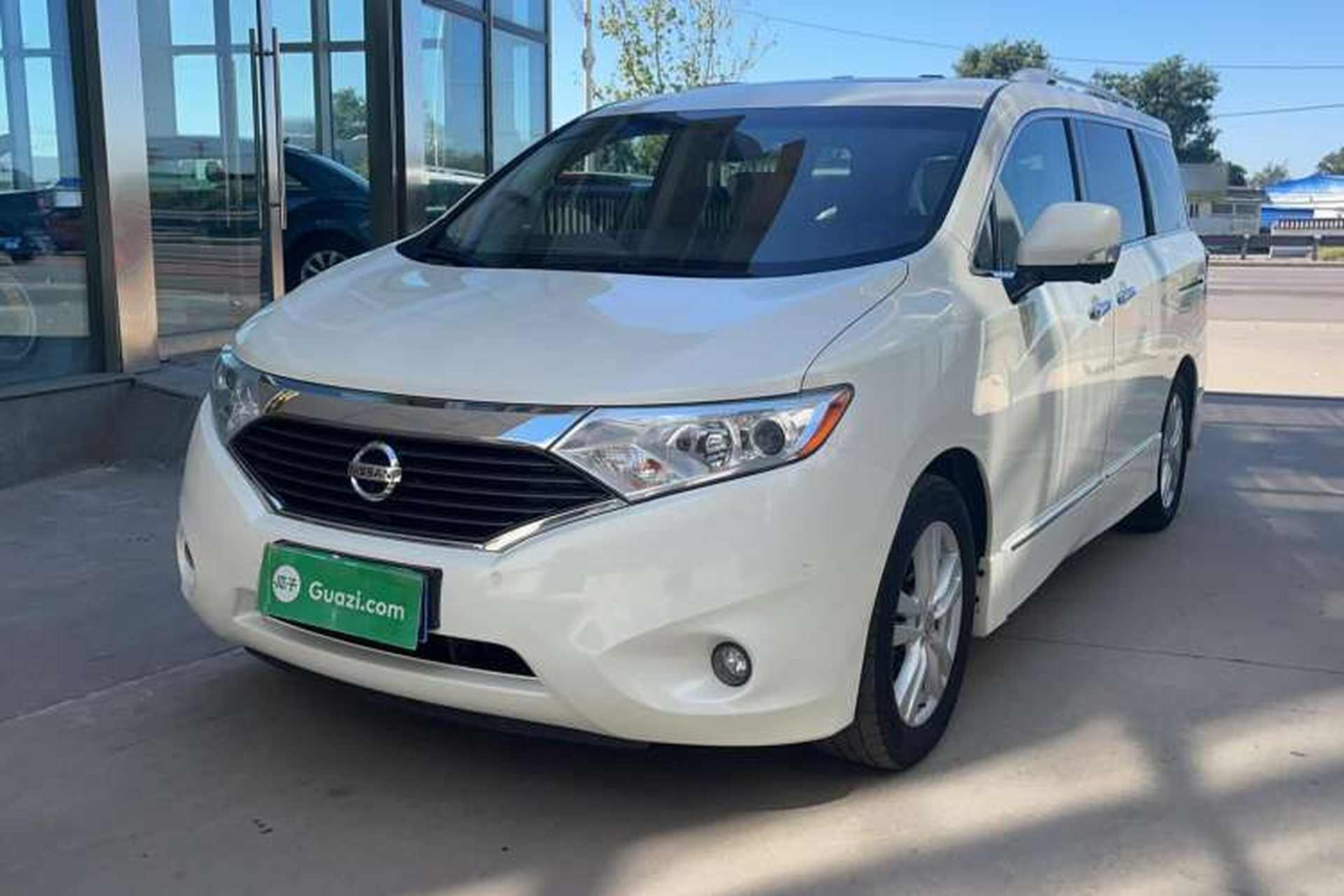 Used Nissan Quest 2015 3.5L SL Front Left 45 Deg