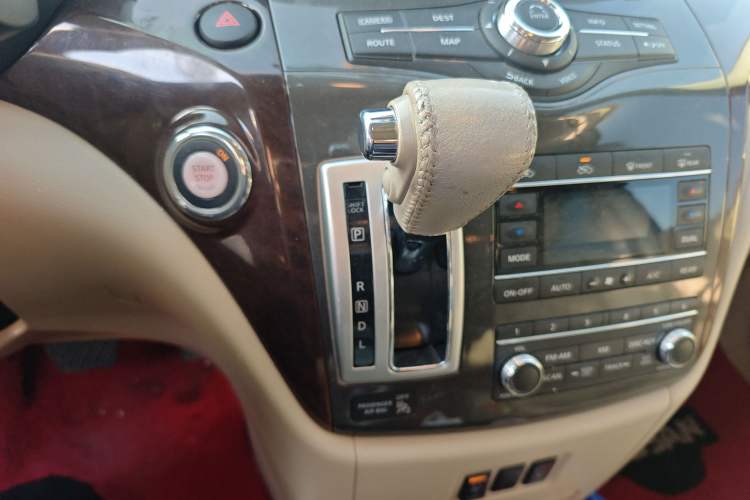 Used Nissan Quest 2015 3.5L SL Gear Lever