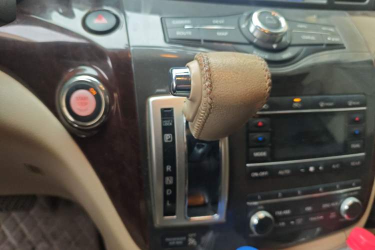 Used Nissan Quest 2015 3.5L SL Gear Lever