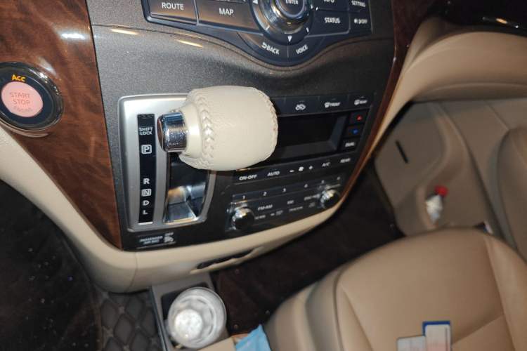 Used Nissan Quest 2015 3.5L SL Gear Lever