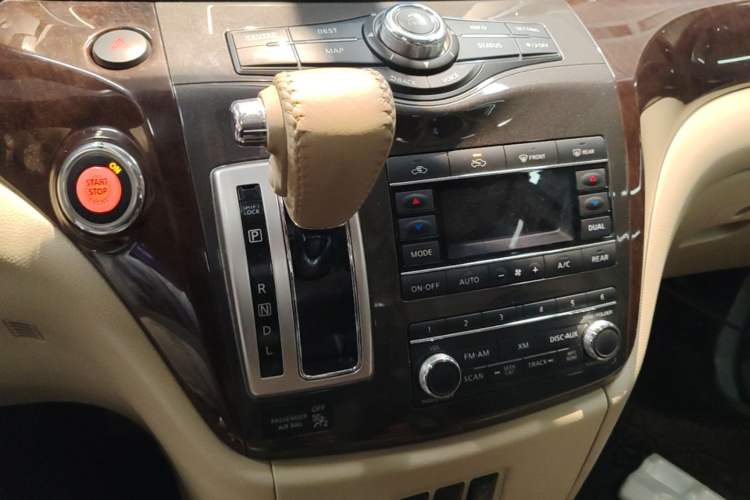 Used Nissan Quest 2015 3.5L SL Gear Lever