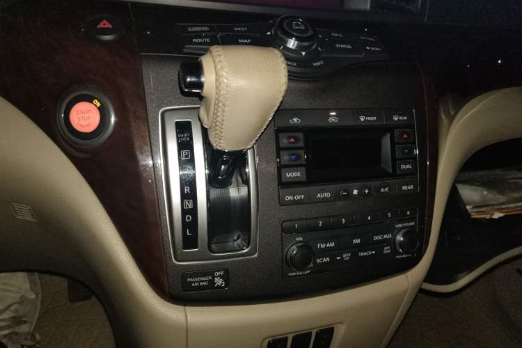 Used Nissan Quest 2015 3.5L SL Gear Lever