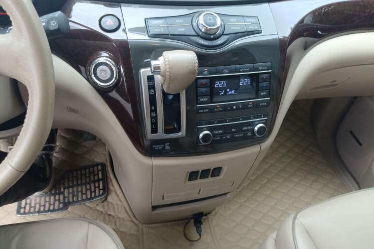 Used Nissan Quest 2015 3.5L SL Gear Lever