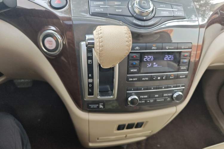 Used Nissan Quest 2015 3.5L SL Gear Lever