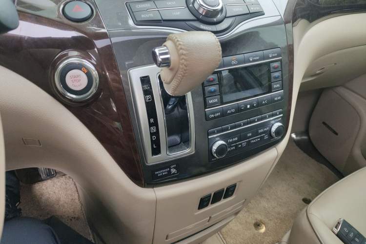Used Nissan Quest 2015 3.5L SL Gear Lever