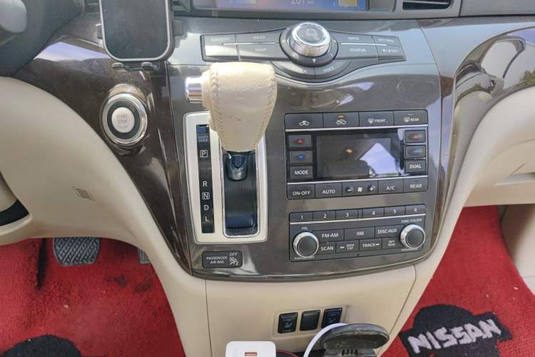 Used Nissan Quest 2015 3.5L SL Gear Lever