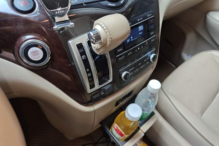 Used Nissan Quest 2015 3.5L SL Gear Lever