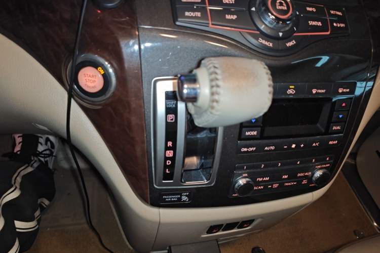 Used Nissan Quest 2015 3.5L SL Gear Lever