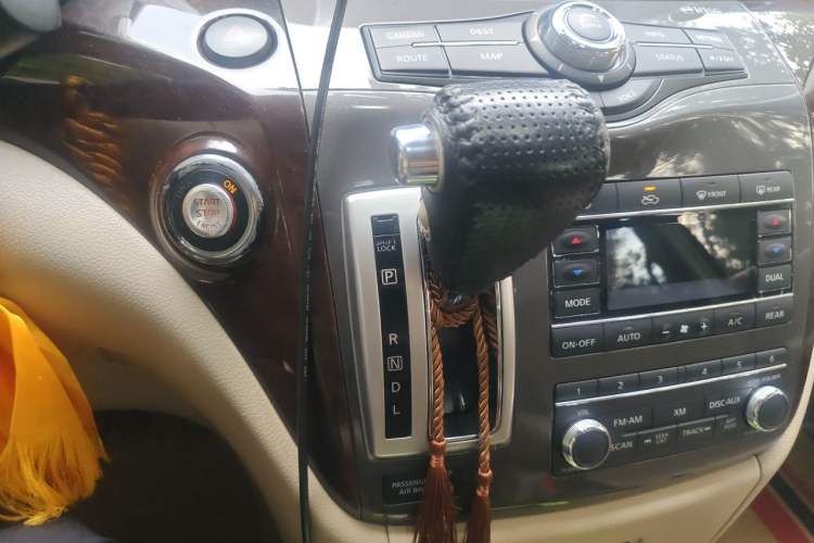 Used Nissan Quest 2015 3.5L SL Gear Lever