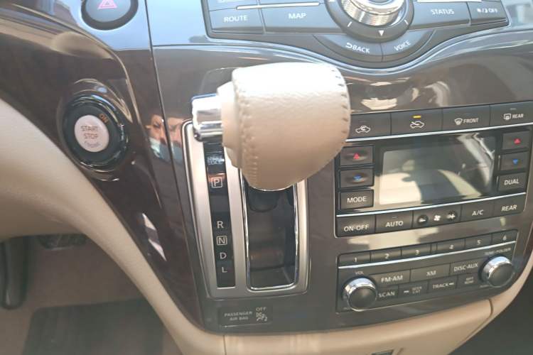 Used Nissan Quest 2015 3.5L SL Gear Lever