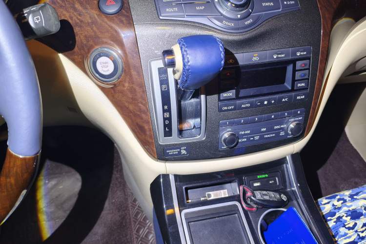 Used Nissan Quest 2015 3.5L SL Gear Lever